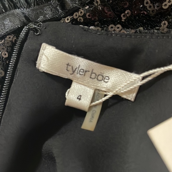 NWT Tyler Boe Sequin Feather Top - Picture 8 of 8